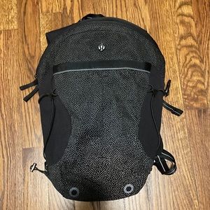 NWOT - Lululemon Run All Day Backpack (reflective)